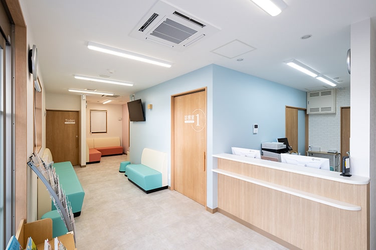 受付・待合全景